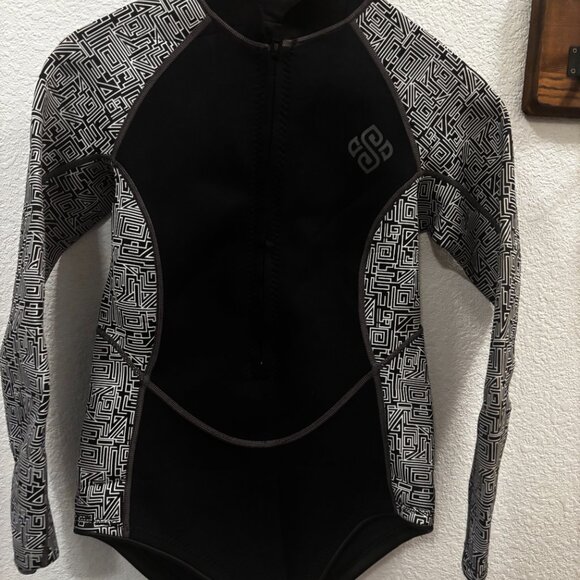 Seaskin long sleeve shorty wetsuit - Picture 3 of 3